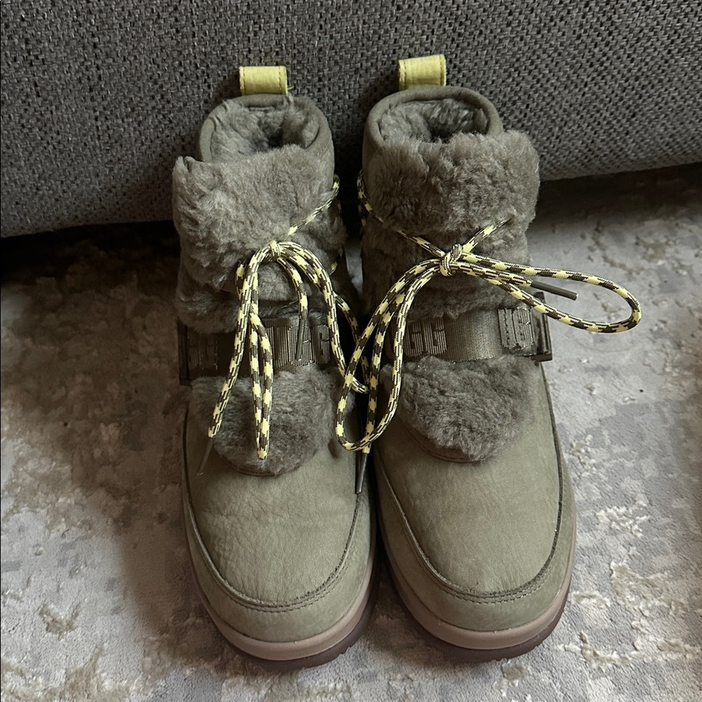 UGG Classic Weather Hiker Suede Ankle Boots, Winter & Snow, Size 7.5 New in Box
